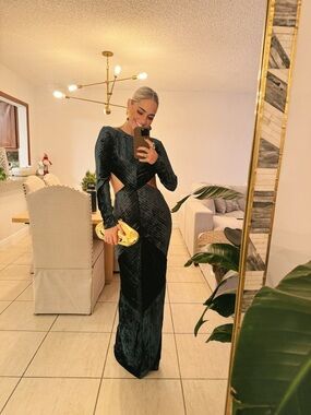 Cutout Long Sleeve Velvet Maxi Dress in Dark Green